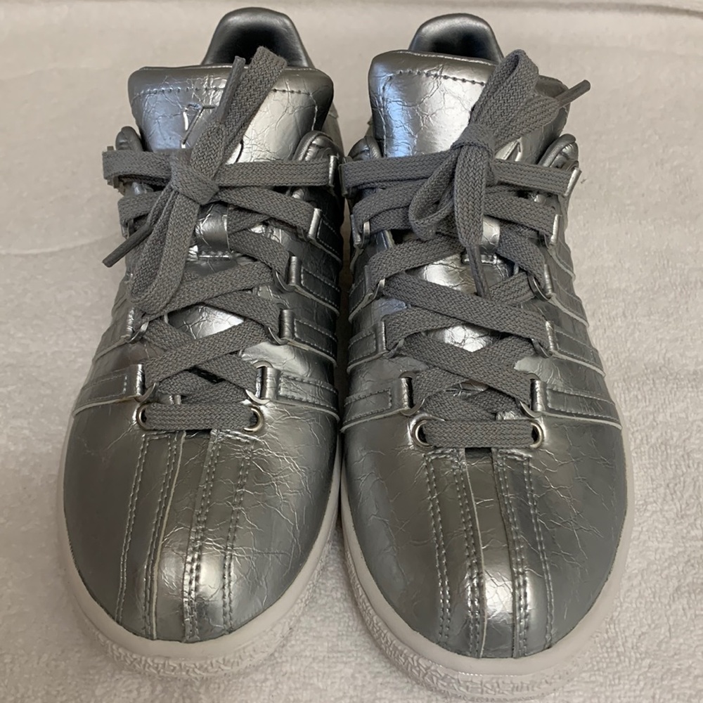 K-Swiss women’s sneakers size 7.5 silver color in almost new condition